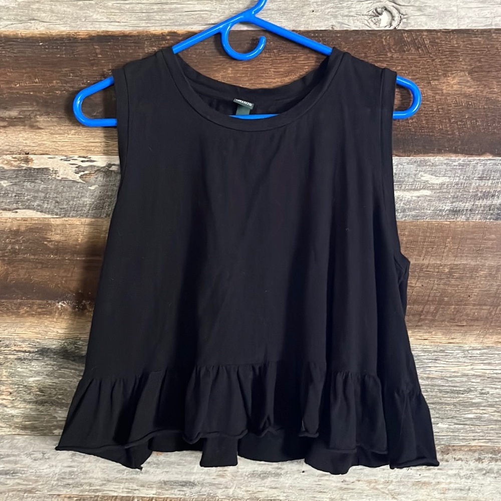 Black crop tank